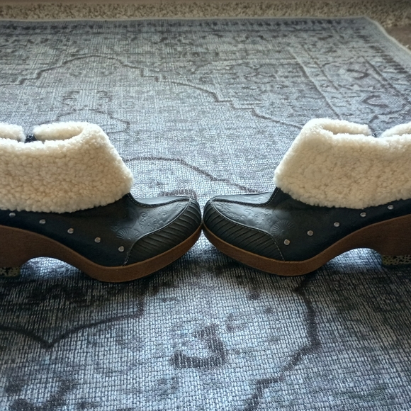 Jambu Holland - Picture 1 of 8